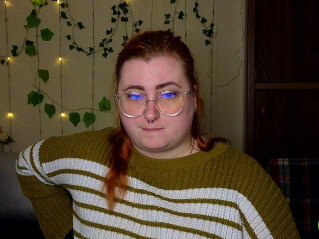 Aliciaredluv's BongaCams show and profile