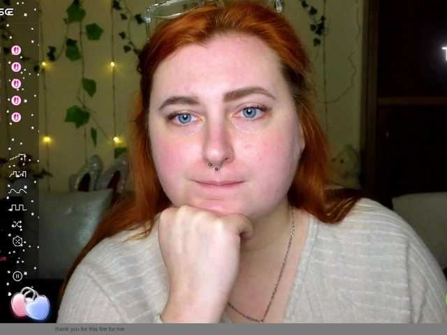 Aliciaredluv's BongaCams show and profile