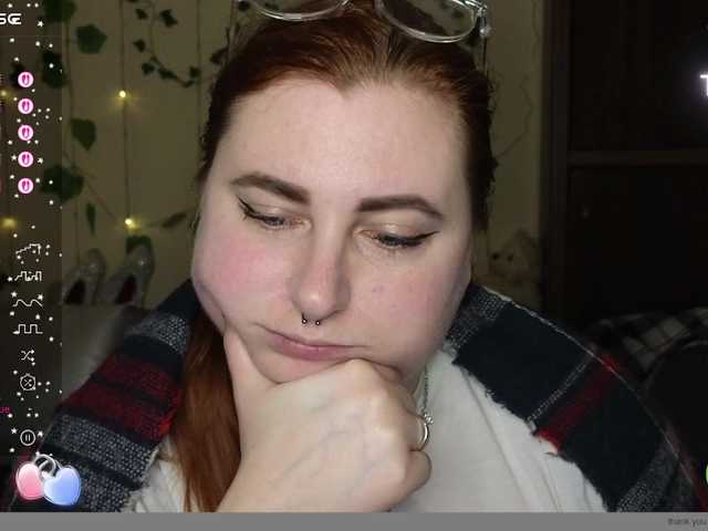 Aliciaredluv's BongaCams show and profile