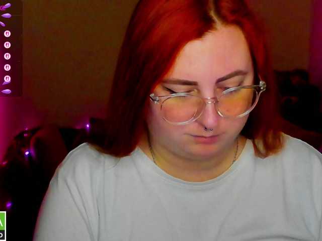 Aliciaredluv's BongaCams show and profile