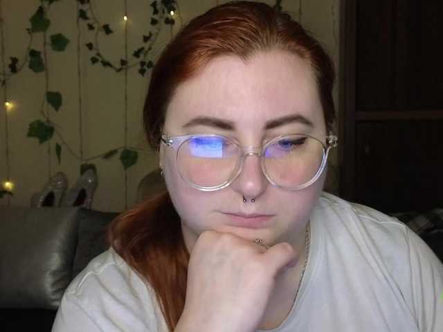 Aliciaredluv's BongaCams show and profile