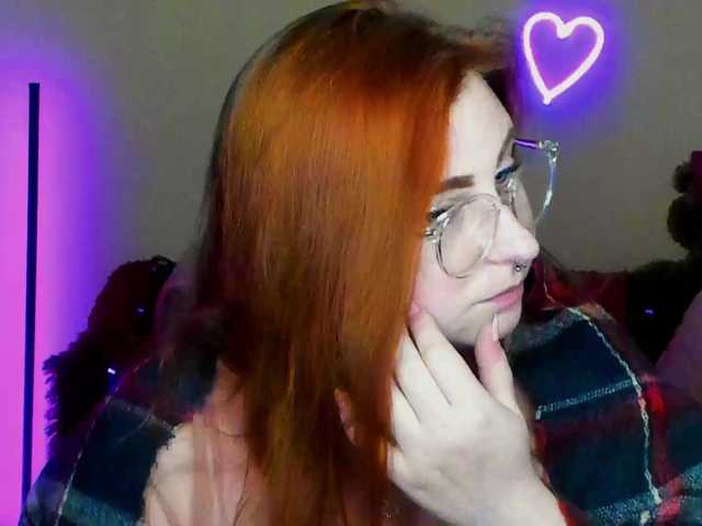 Aliciaredluv's BongaCams show and profile