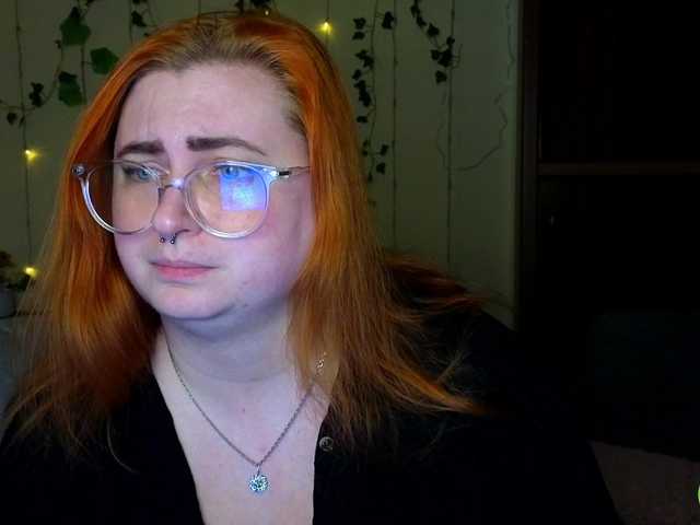 Aliciaredluv's BongaCams show and profile