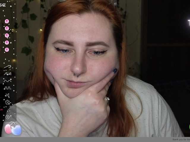 Aliciaredluv's BongaCams show and profile