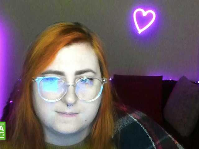 Aliciaredluv's BongaCams show and profile