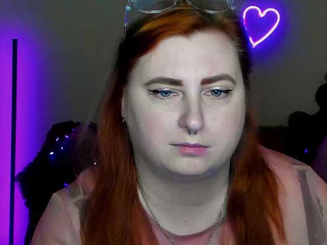 Aliciaredluv's BongaCams show and profile