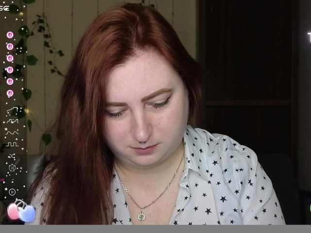 Aliciaredluv's BongaCams show and profile