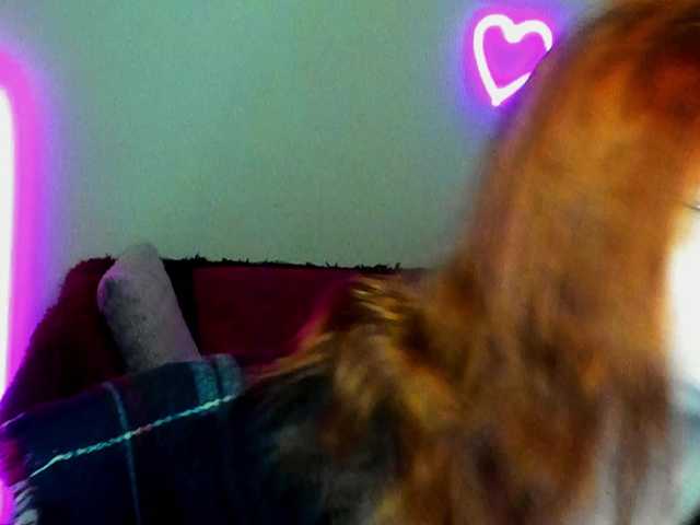 Aliciaredluv's BongaCams show and profile