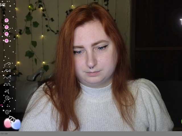 Aliciaredluv's BongaCams show and profile