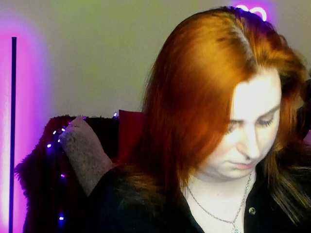 Aliciaredluv's BongaCams show and profile