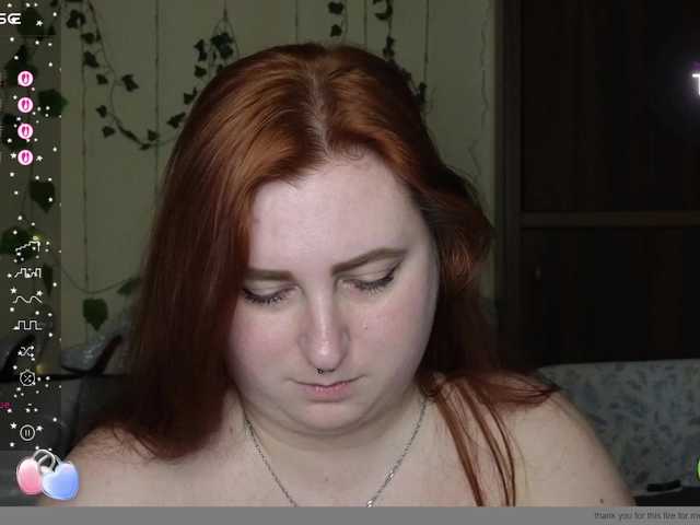 Aliciaredluv's BongaCams show and profile