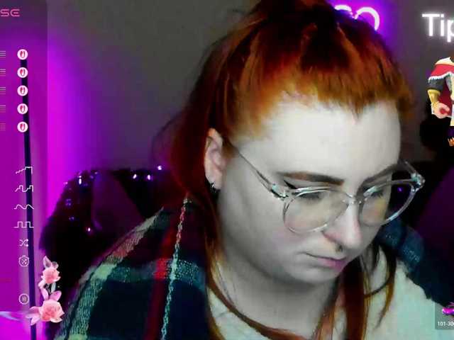 Aliciaredluv's BongaCams show and profile