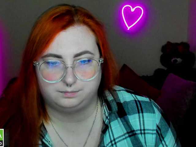 Aliciaredluv's BongaCams show and profile