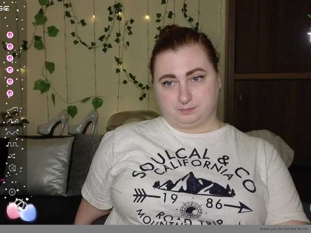 Aliciaredluv's BongaCams show and profile