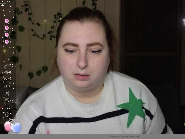 Aliciaredluv's BongaCams show and profile