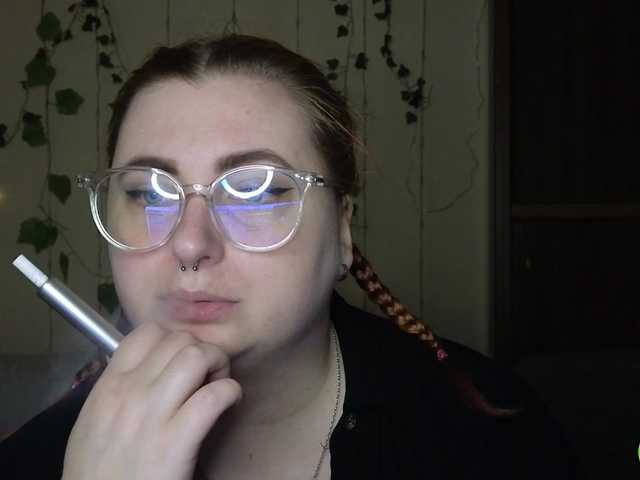 Aliciaredluv's BongaCams show and profile