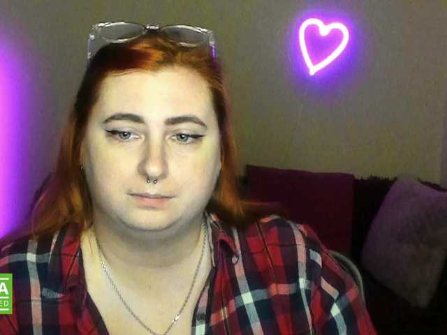 Aliciaredluv's BongaCams show and profile