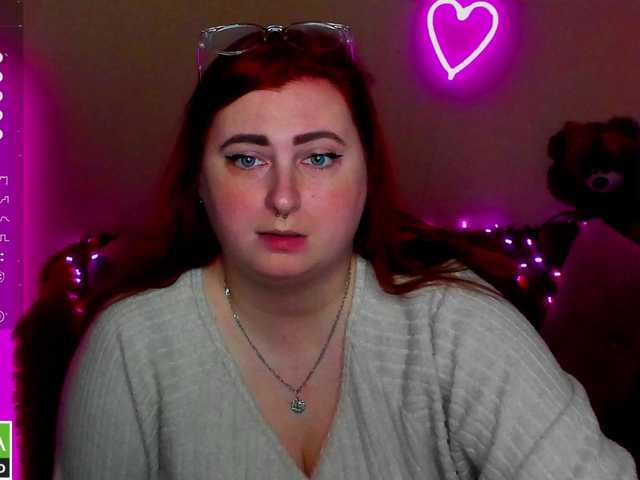 Aliciaredluv's BongaCams show and profile