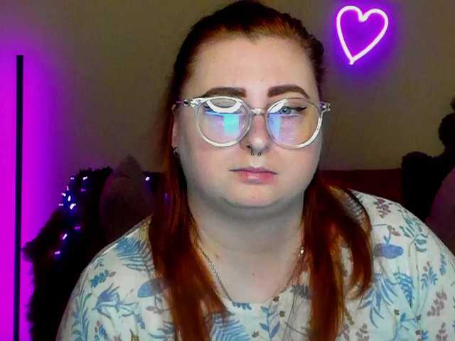 Aliciaredluv's BongaCams show and profile