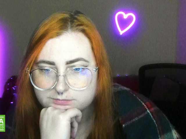 Aliciaredluv's BongaCams show and profile