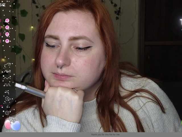 Aliciaredluv's BongaCams show and profile