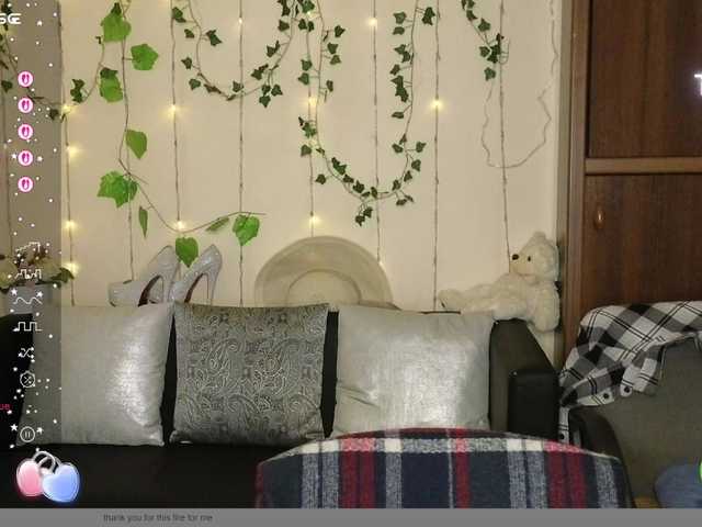 Aliciaredluv's BongaCams show and profile