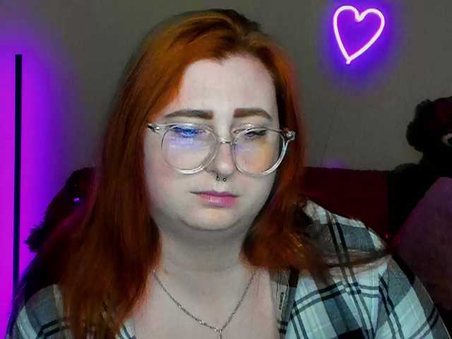 Aliciaredluv's BongaCams show and profile