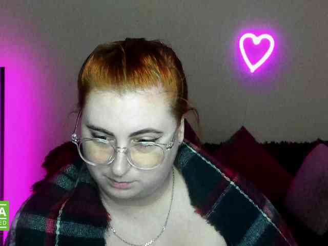 Aliciaredluv webcam