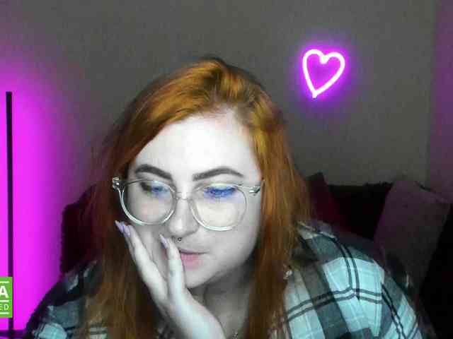 Aliciaredluv webcam
