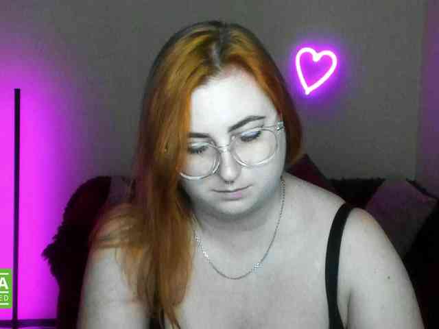 Aliciaredluv webcam