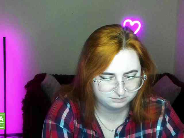 Aliciaredluv webcam