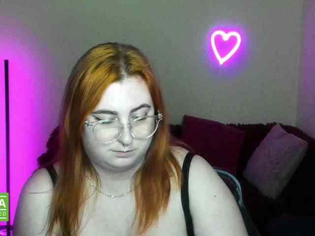 Aliciaredluv webcam