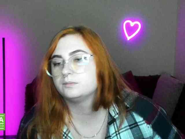 Aliciaredluv webcam