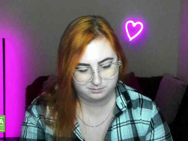 Aliciaredluv webcam