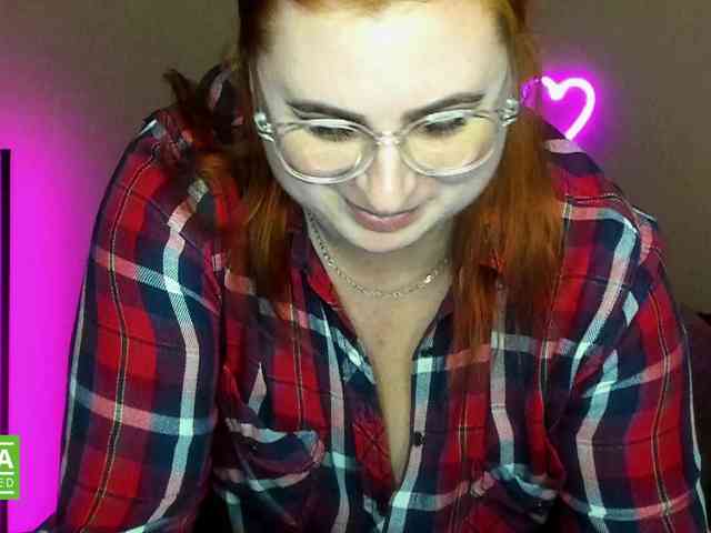Aliciaredluv webcam