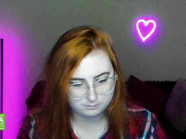 Aliciaredluv webcam