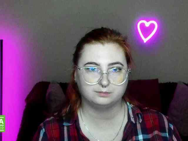 Aliciaredluv webcam