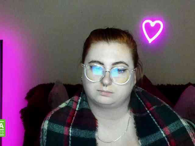 Aliciaredluv webcam