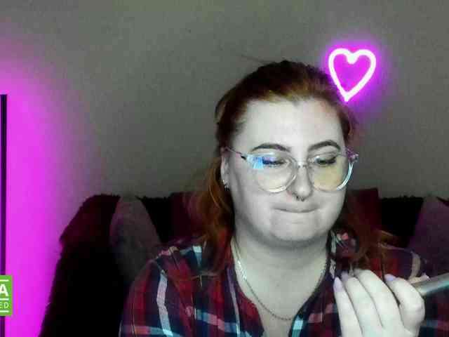 Aliciaredluv webcam