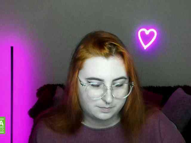 Aliciaredluv webcam