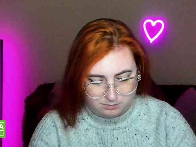 Aliciaredluv webcam