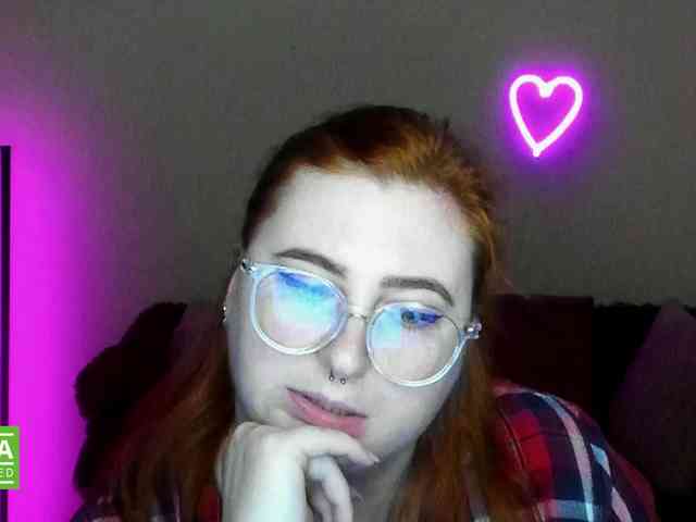 Aliciaredluv webcam