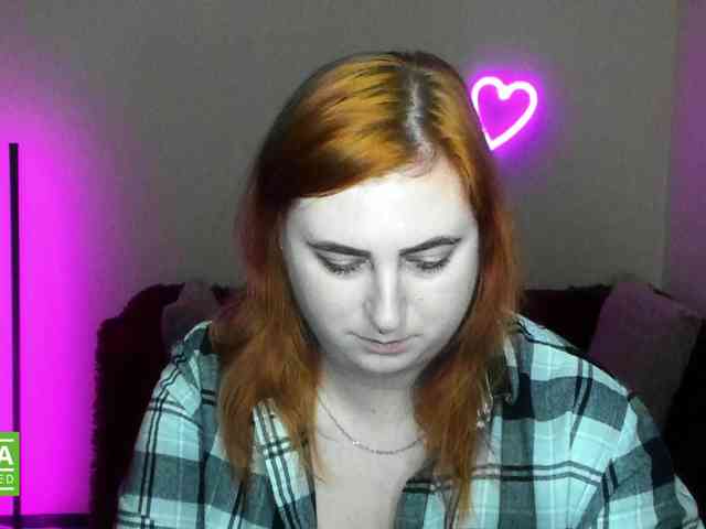 Aliciaredluv webcam