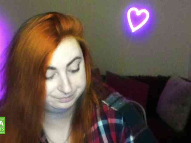 Aliciaredluv Live Webcam on BongaCams