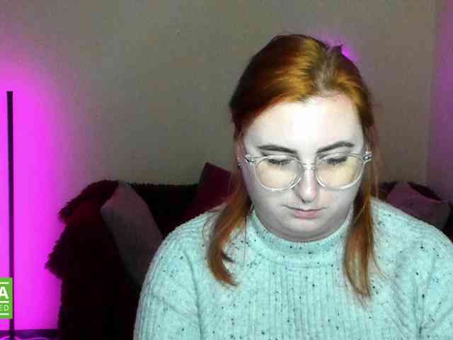 Aliciaredluv webcam