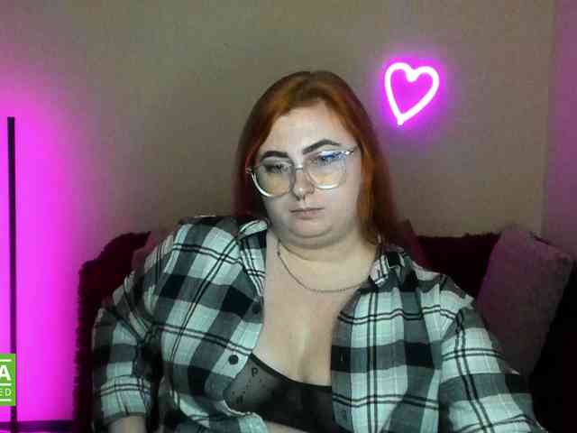 Aliciaredluv webcam