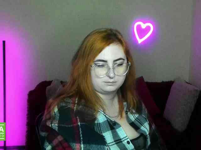 Aliciaredluv webcam