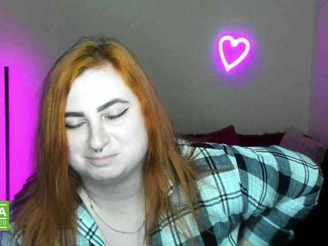 Aliciaredluv webcam