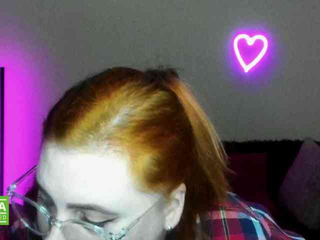 Aliciaredluv webcam
