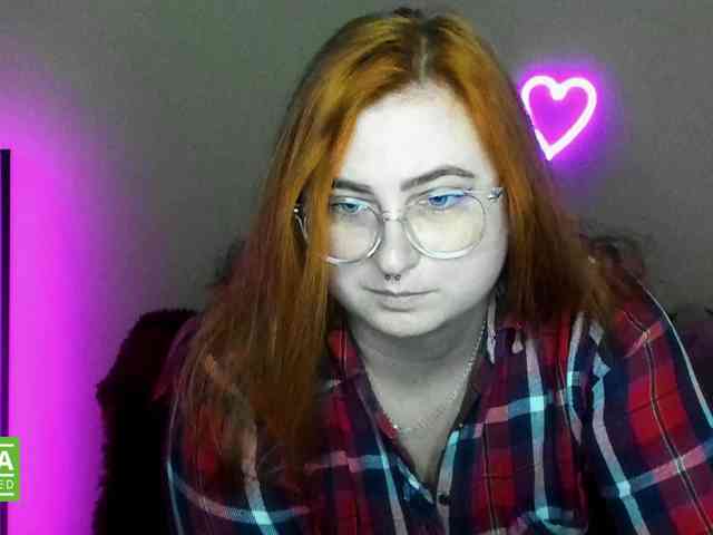 Aliciaredluv webcam